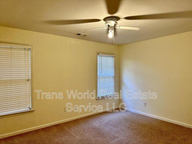 Building Photo - 8595 River Walk Landing