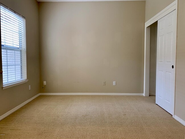 Building Photo - 2760 Irongate Pl