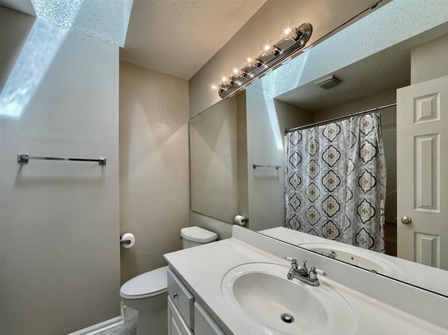 Building Photo - 5 Winchester Rd