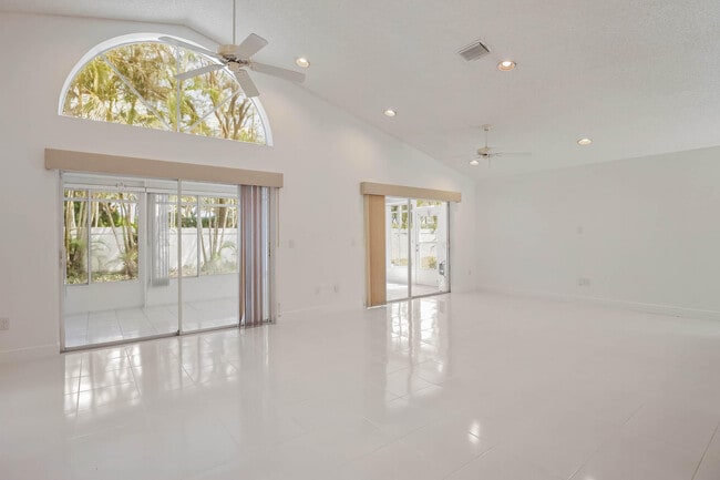 Building Photo - 13596 Weyburne Dr