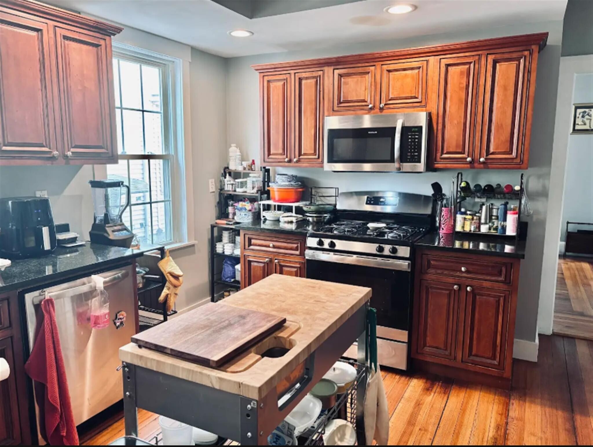 Building Photo - 835 Fellsway