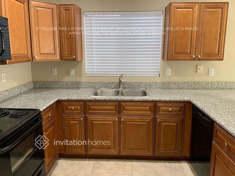 Building Photo - 40071 N Cassara Dr