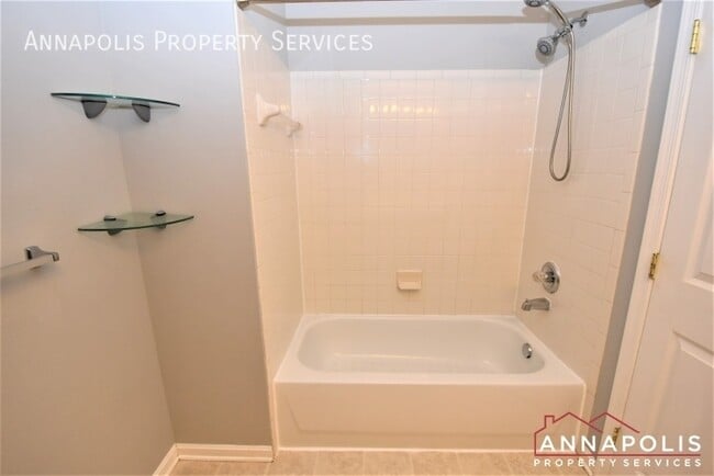 Building Photo - 1967 buckwheat court