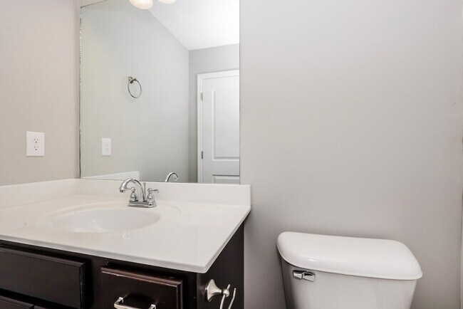 Building Photo - 1716 Sunray Dr
