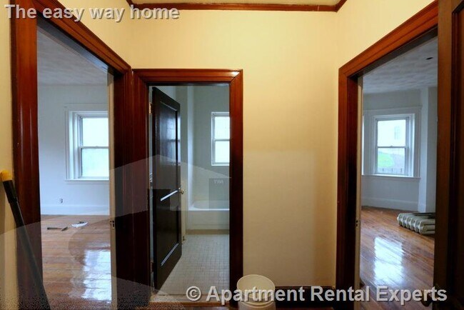 Building Photo - 163 Summer St