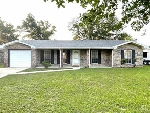 Building Photo - 4168 Danamar Dr