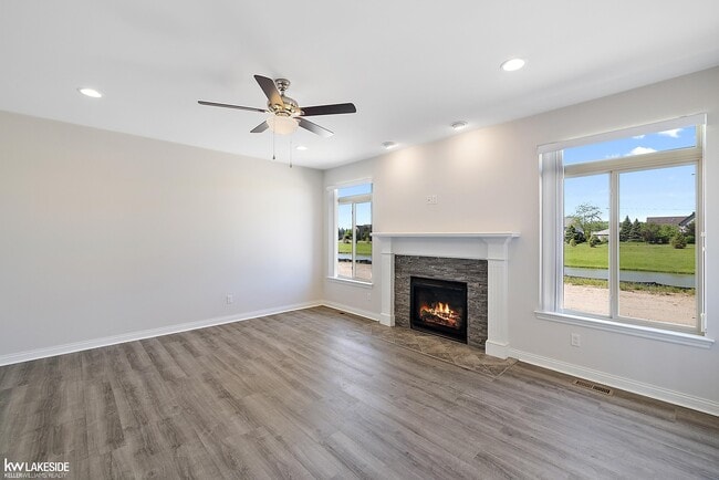 Building Photo - 23827 Shadow Woods Dr