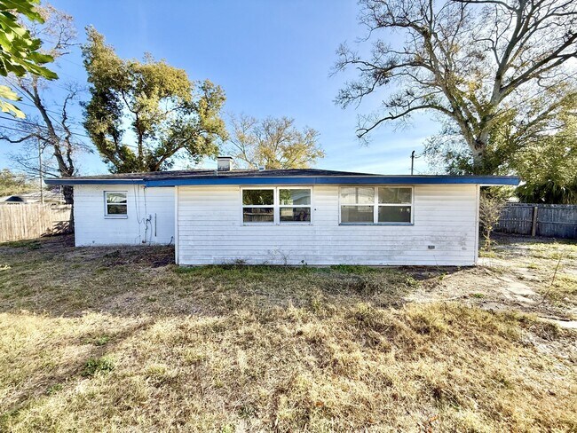 Building Photo - 5396 68th Way N