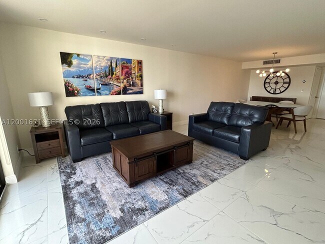 Building Photo - 2500 Parkview Dr