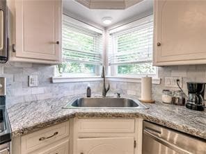 Building Photo - 218 Tanglewood Dr