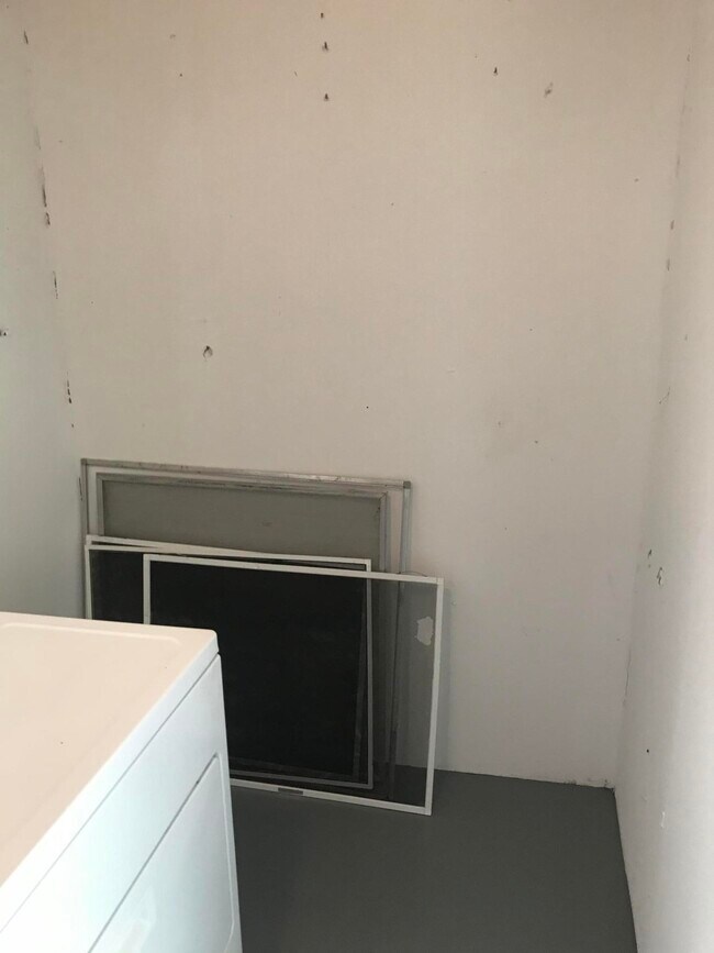 Building Photo - 170 Loquat Tree Dr