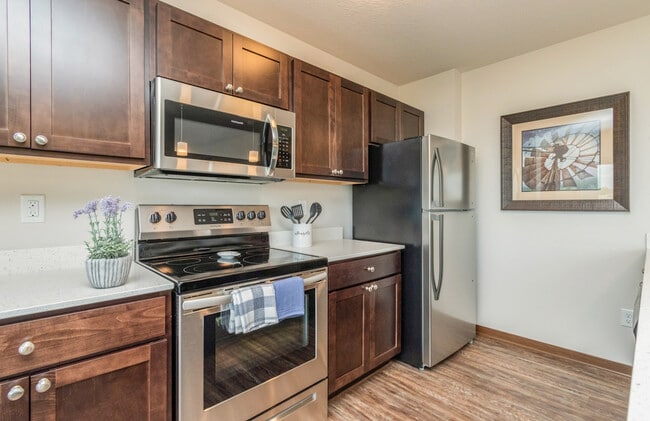 Building Photo - Village at Rock Creek