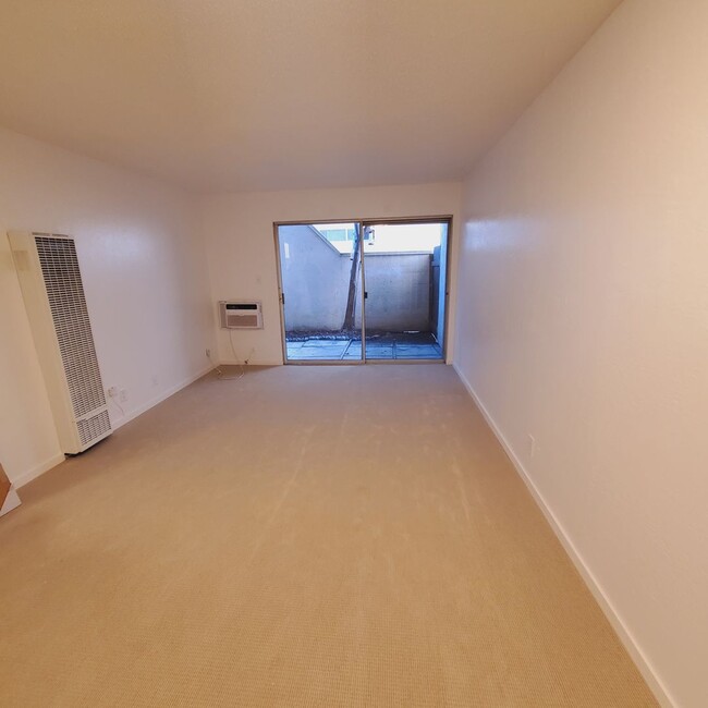 Building Photo - Gated Community near BART 1bd/1ba Condo in...