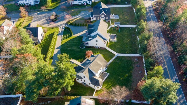 Building Photo - 5 Neff Dr