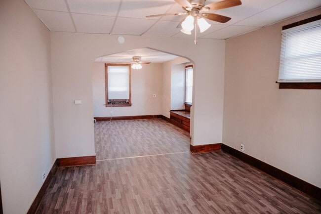 Building Photo - 2441 Templeton St