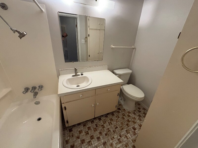Building Photo - 2137 Branard St