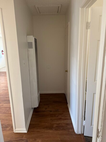 Building Photo - 38756 Landon Ave