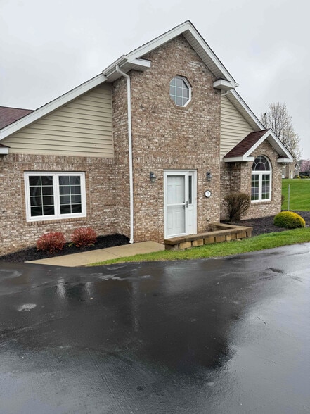 Building Photo - 74 Nicholas Dr