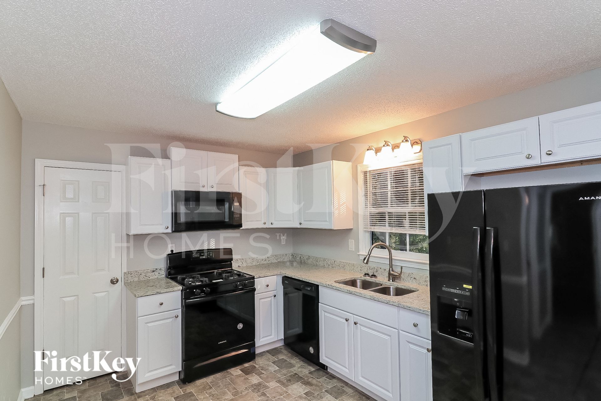 Building Photo - 206 Whitney Ln