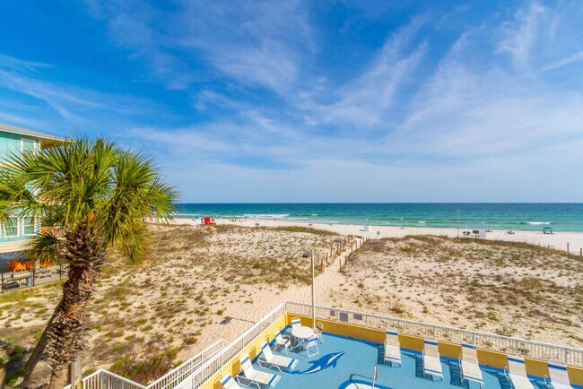 Building Photo - 615 W Beach Blvd