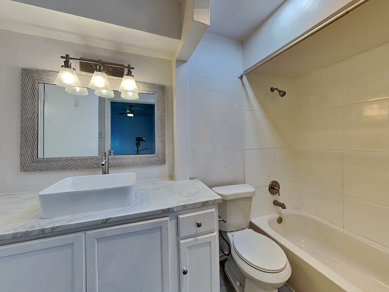 Building Photo - 5106 Woodmeadow Dr