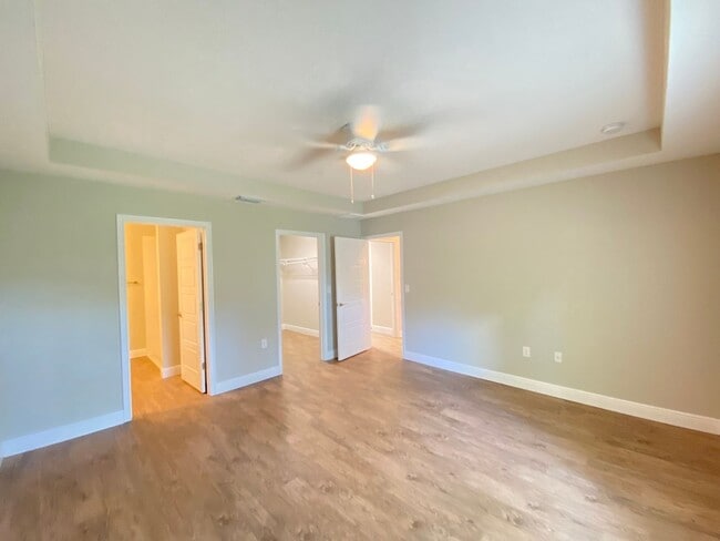 Building Photo - Custom Home - Desirable SE Ocala Neighborhood 3/2/2 **Won't Last**