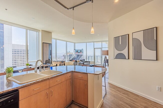 Building Photo - 44 W Monroe St