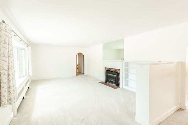 Building Photo - Charming 3BR South Portland Single-Family Home | Sunroom, Garage, Basement Storage & Spacious Yard
