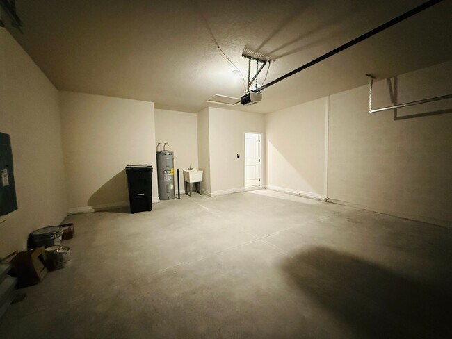 Building Photo - New build -  Be the 1st to move into this 4 bedroom home in Parish!