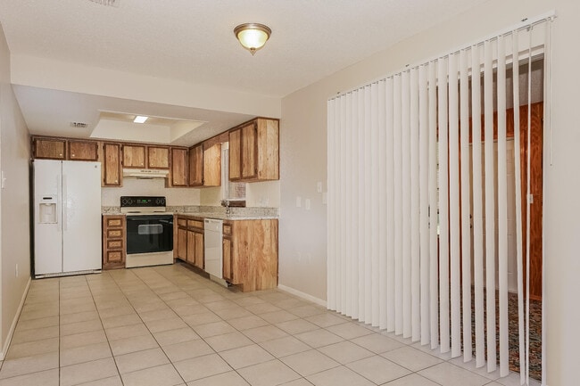 Building Photo - 3970 Oakland St