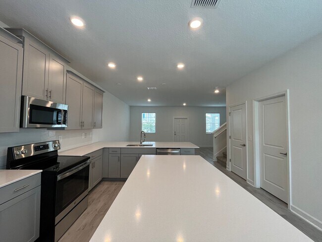 Building Photo - Townhome in Bridgewalk