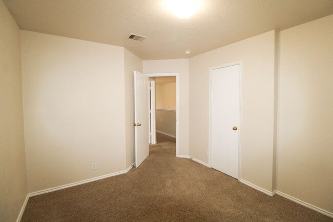 Building Photo - 16122 Branching Oaks