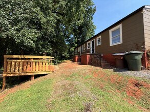 Building Photo - 2900 Lawndale Dr