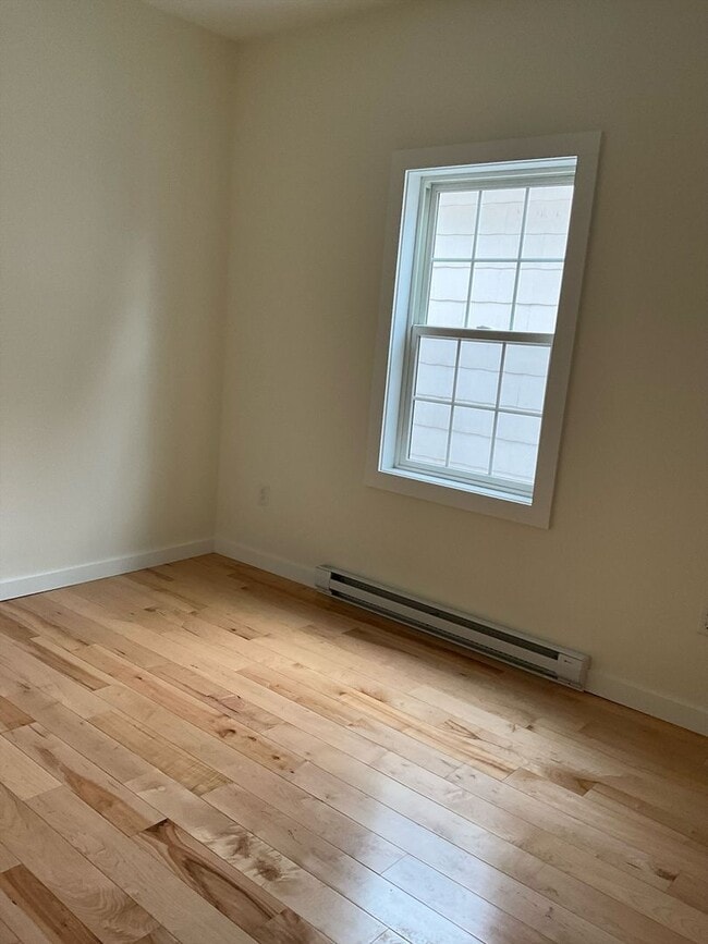 Building Photo - 90 Elm St