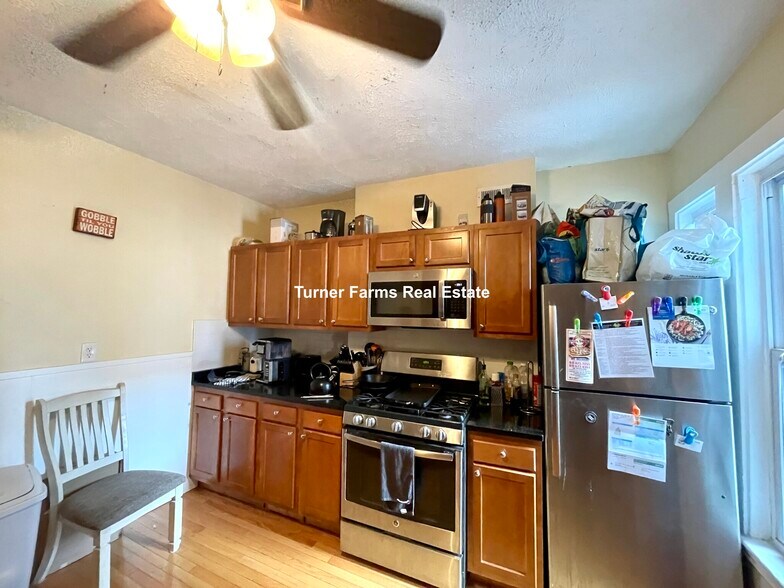 Building Photo - 59 Cedar St