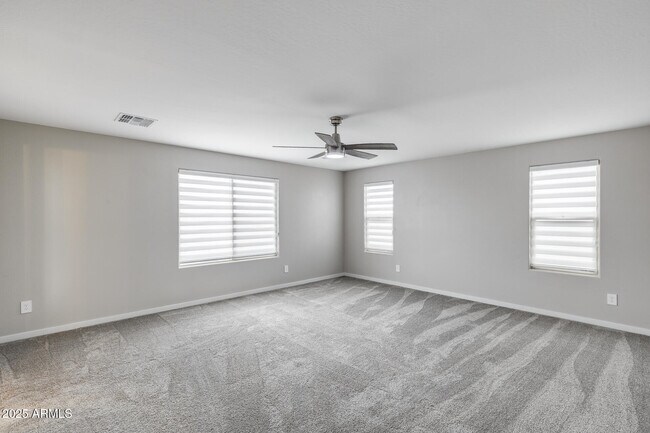 Building Photo - 17635 W Red Fox Rd