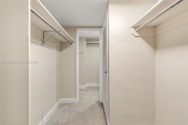 Building Photo - 9225 Collins Ave
