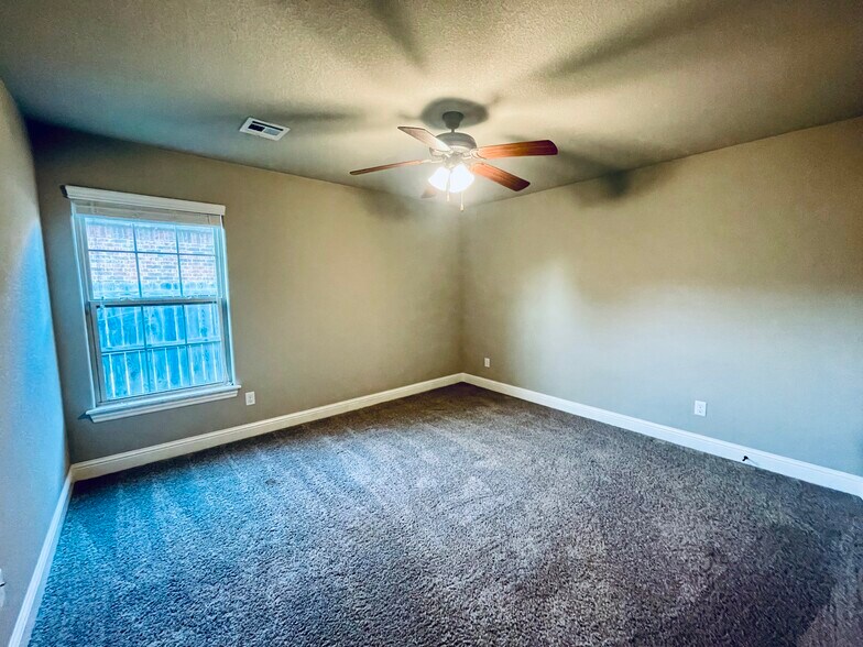 Building Photo - 3761 Barton Spring St