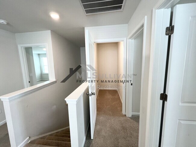 Building Photo - 2932 Egert Dr