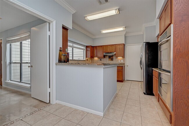 Building Photo - 2555 Bering Dr