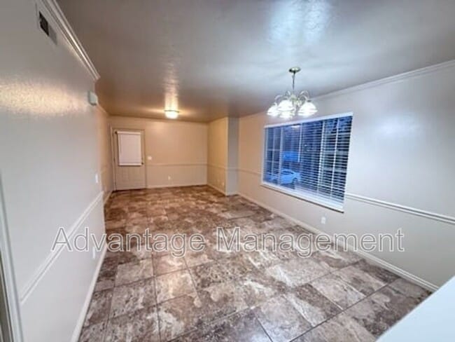 Building Photo - 1519 S 125 E St