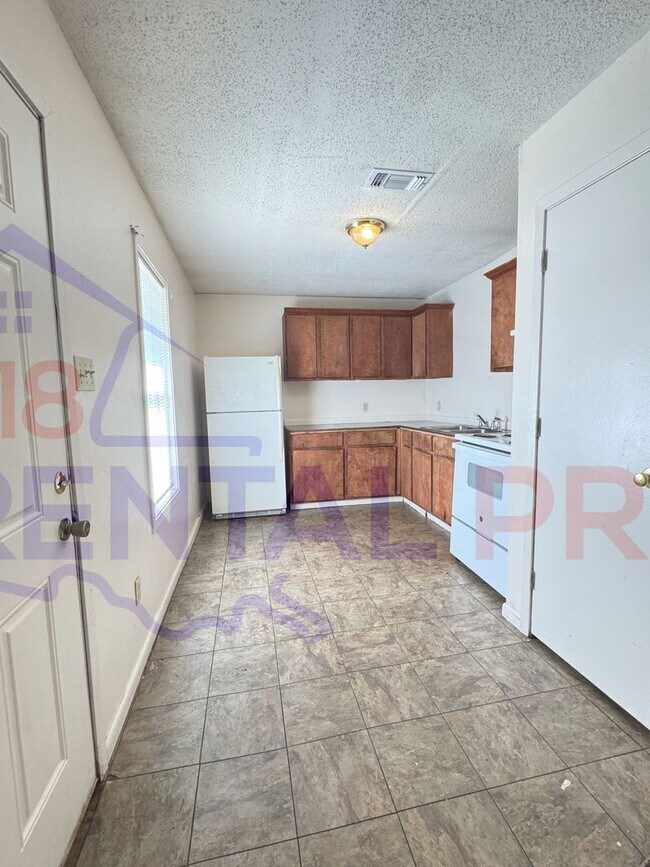 Building Photo - 2708 Kavanaugh Rd