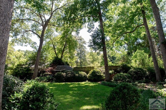 Building Photo - 285 Hampton Ct