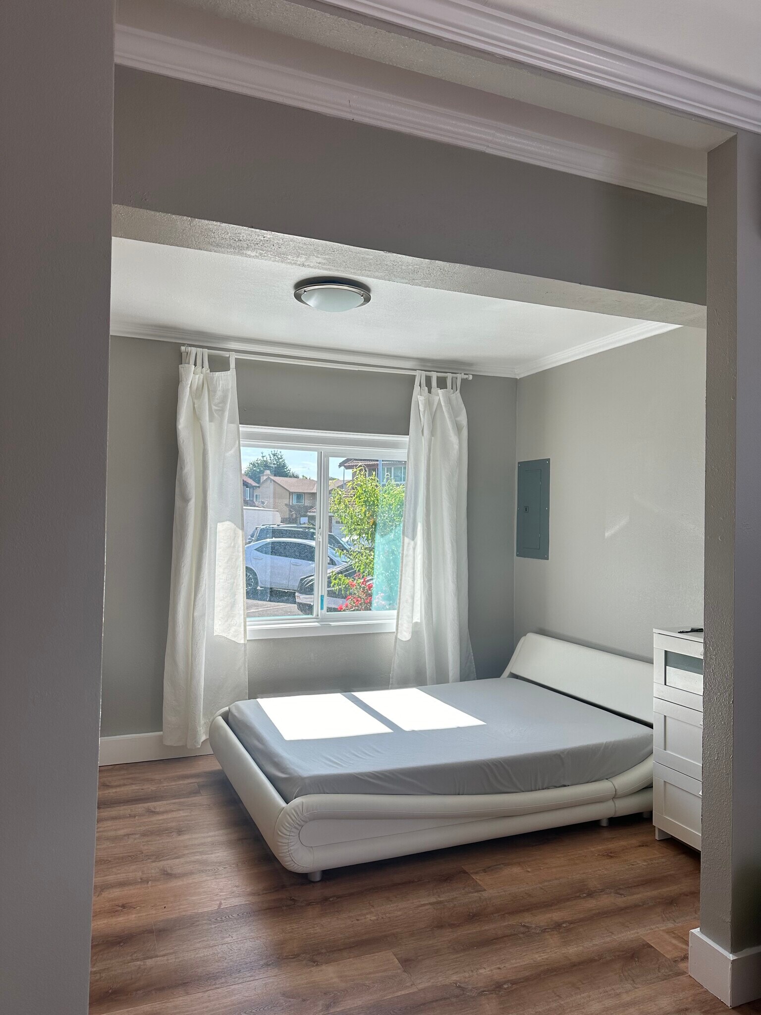 Building Photo - 3137 Larchmont Ln