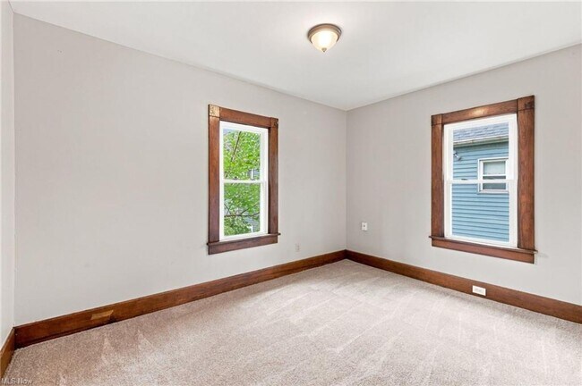 Building Photo - 1301-1303 Castle Ave