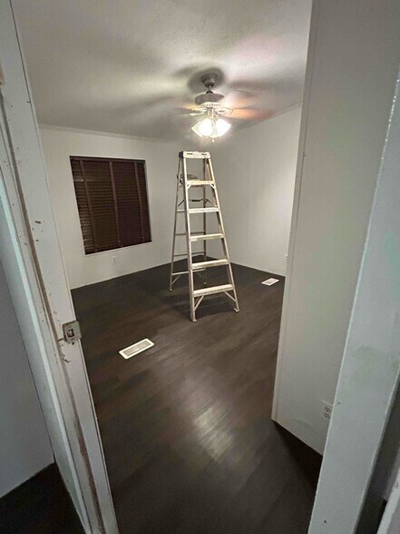 Building Photo - 107 Peoples Ln