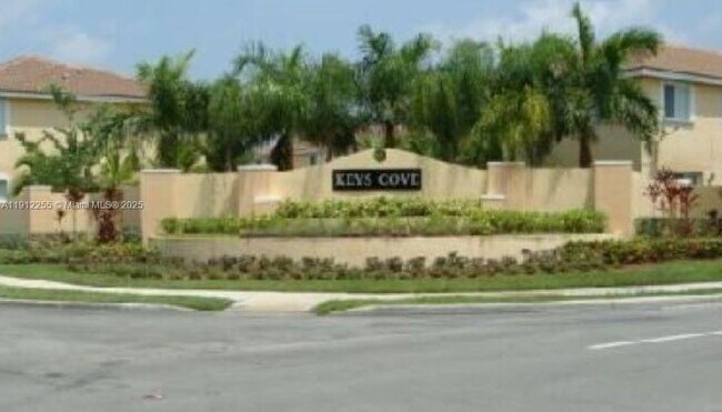 Building Photo - 1666 SE 27th Ct