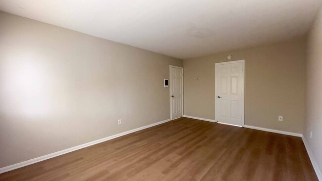 Interior Photo - 3785 Pershing Ave