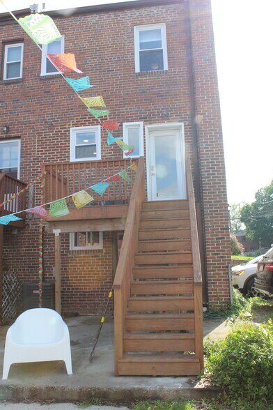 Building Photo - 803 S Ode St