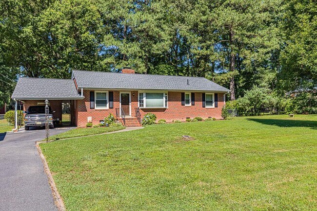 Building Photo - 8302 Colebrook Rd